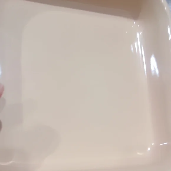 Le Creuset Cream and Green Squared Bakeware Dish with Handles - Picture 5 of 10